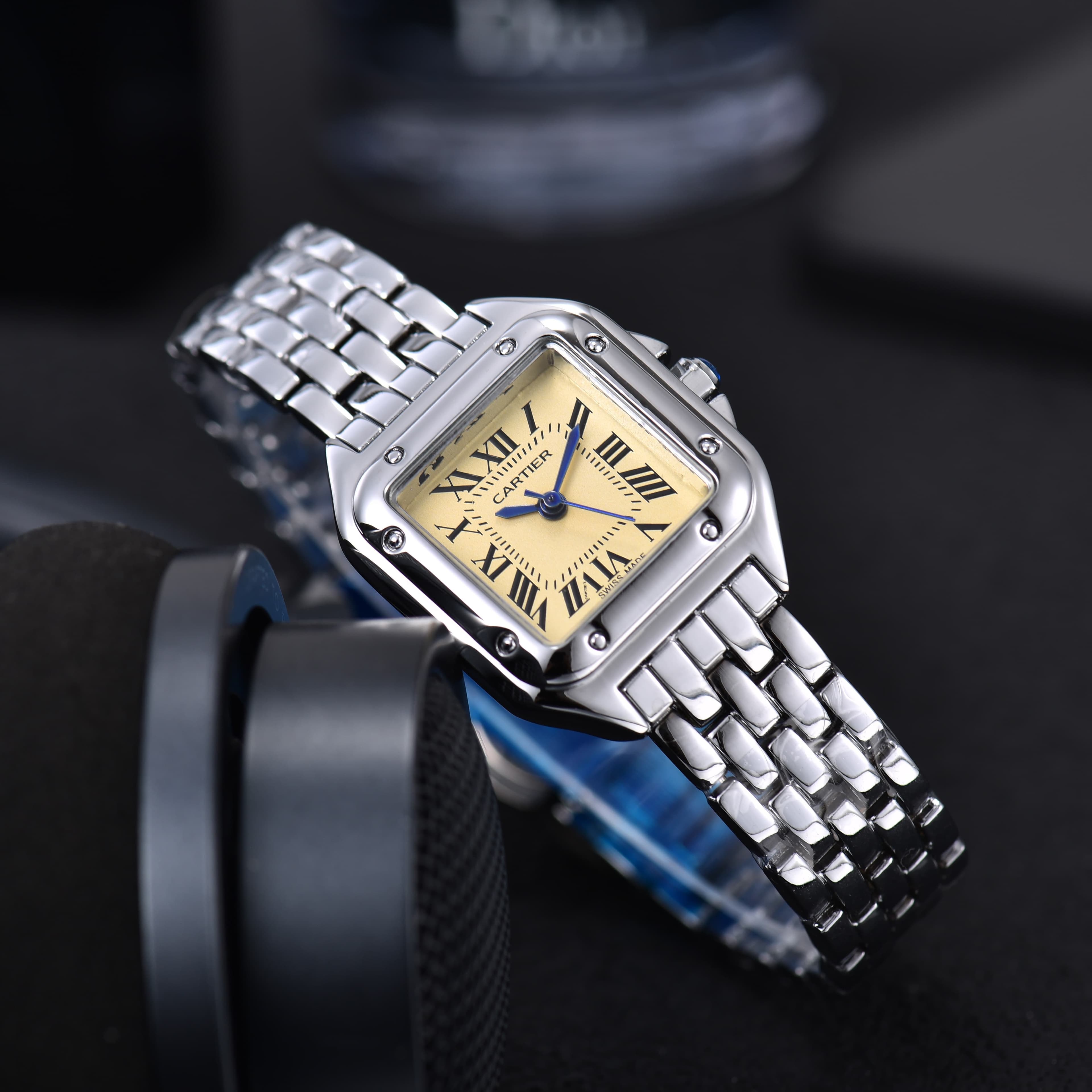 Montre à quartz classique pour femme, modèle carré classique très populaire