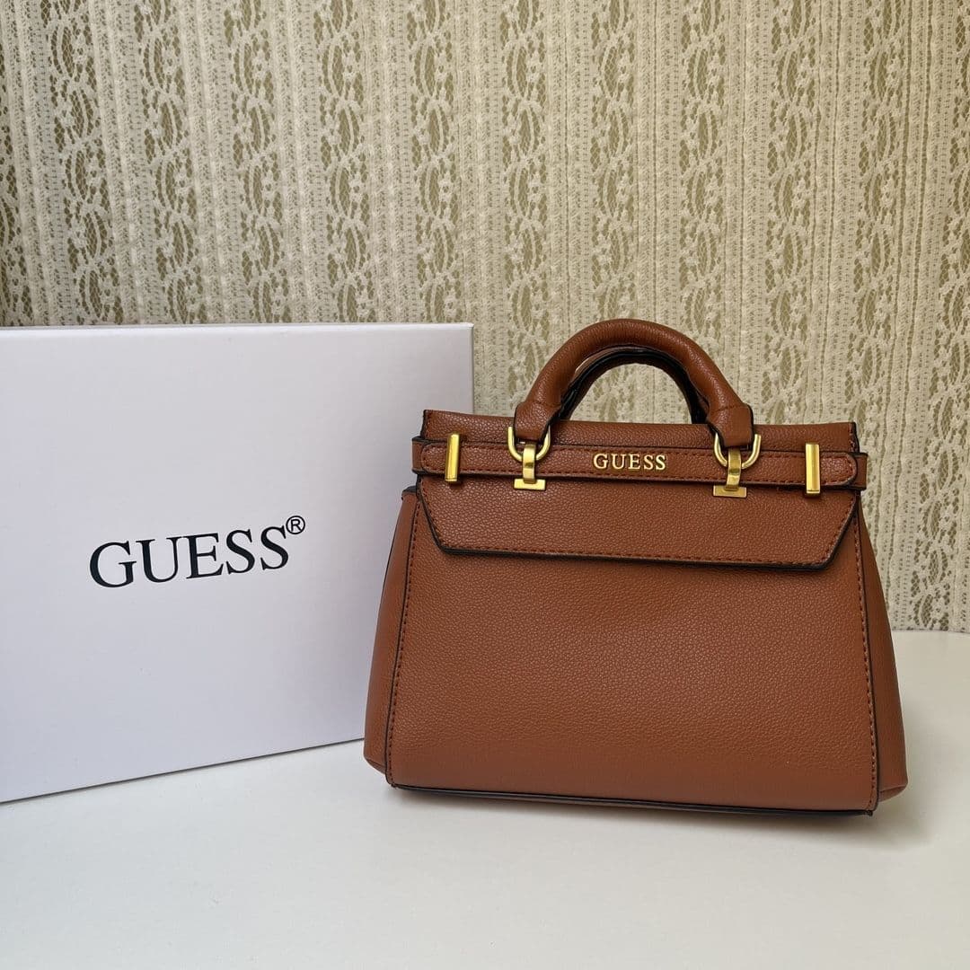 Sac fourre-tout imprimé élégant GUESS pour femme, sac à main spacieux en toile et cuir, design vintage pour un usage quotidien et des tenues tend