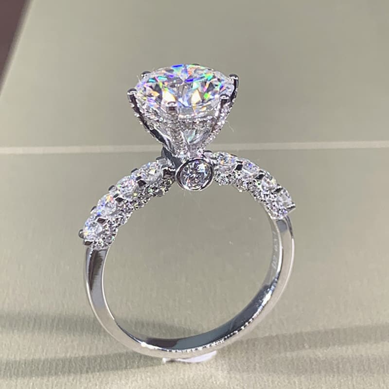 Platinum Plated Crystal Ring Women Jewelry Bright Star Wedding Diamond Ring
