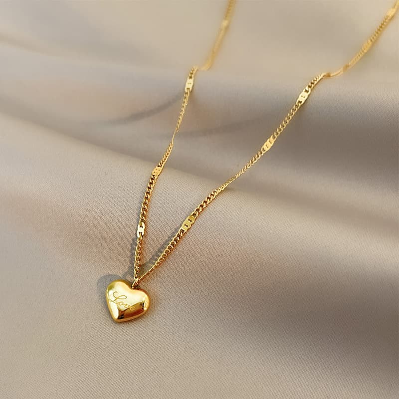 Korean fashion niche light luxury simple all-match LOVE letter love pendant clavicle chain temperament peach heart necklace