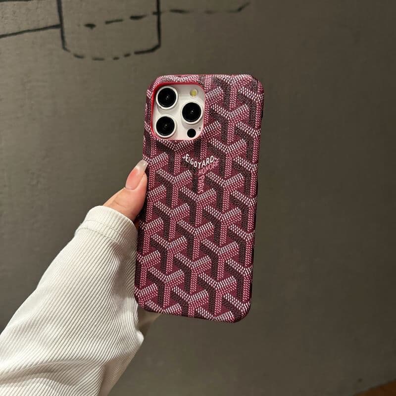 Coque premium Goyard pour iPhone 16 Pro Max, design géométrique avec finition texturée, protection durable pour iPhone 15/14/13/12, élégante et