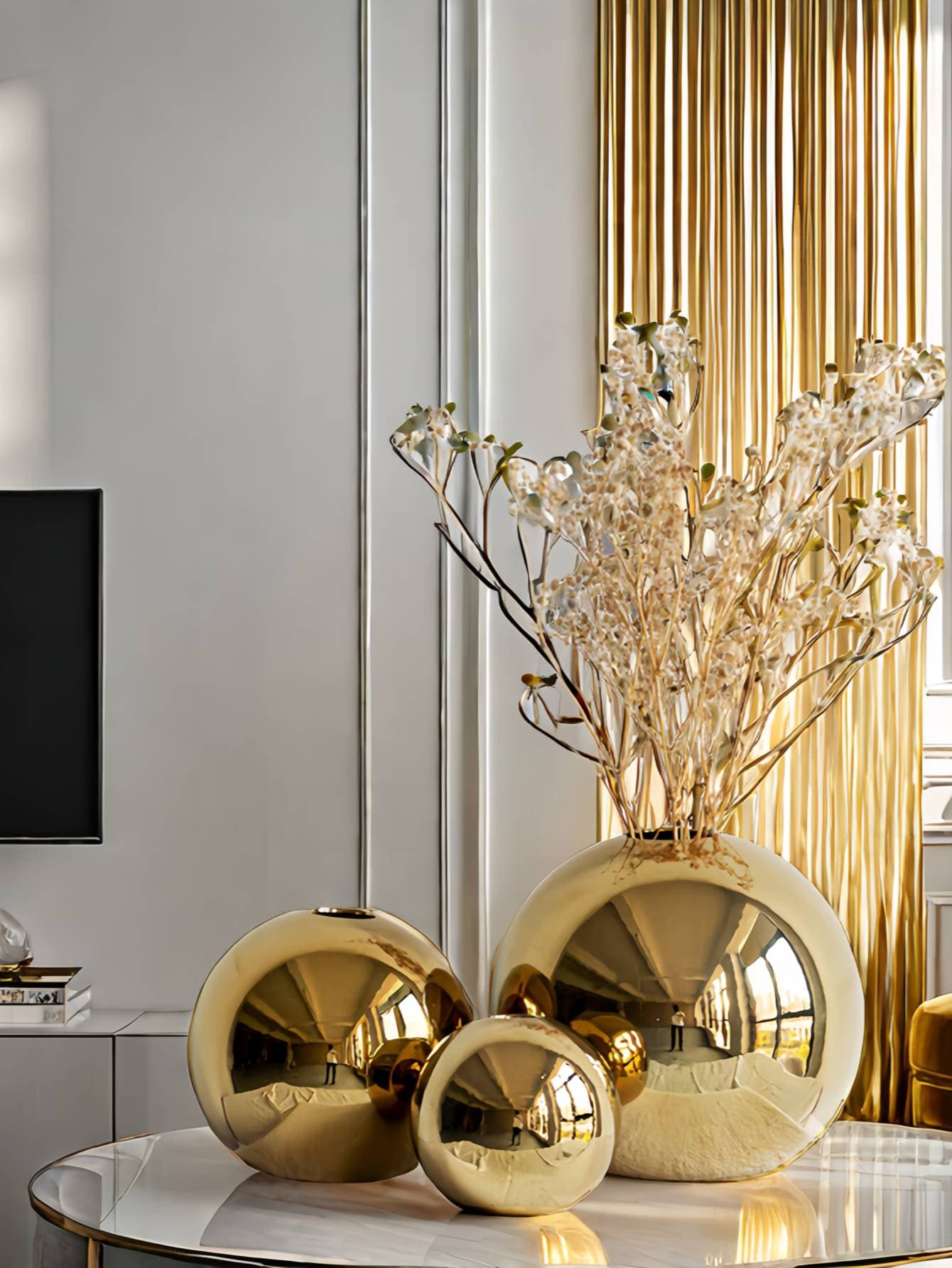 A Light Luxury Golden Spherical Vase Suitable For Living Room, Study, Office Desk, Foyer Decoration, Fresh Flowers In Vase