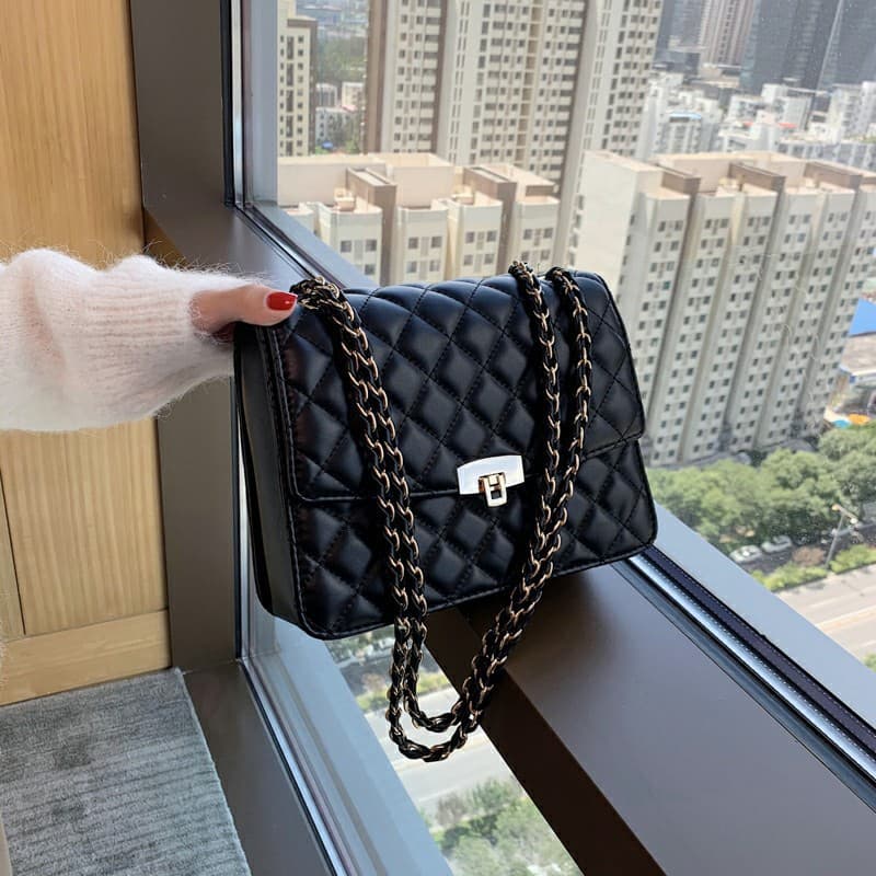 New Trendy Women's With Diamond Chain Crossbody Fashion Small Shoulder Bag