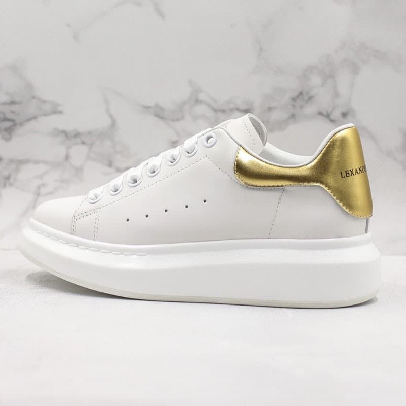 Chaussures blanches Mc Queen en cuir de vachette de haute qualité pour femmes 2023, nouvelles chaussures de sport décontractées à semelle épaiss