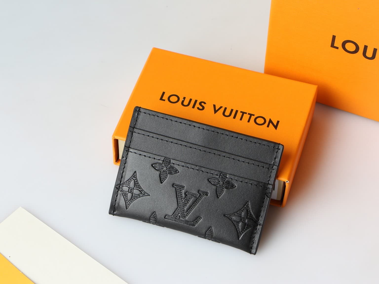 Nouveau petit portefeuille court et fin avec pince à billets, couleur unie, lettres en relief, simple et tendance, pour étudiants