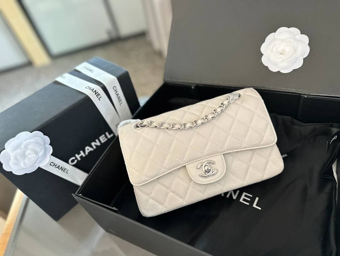 Sac à bandoulière classique en cuir véritable C * H * A * N * E * L, cuir de vache, rabat classique, taille 23 cm, boîte pliable