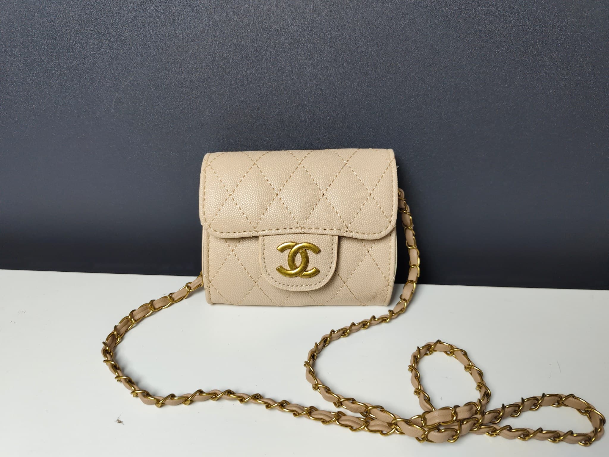 Portefeuille à chaîne courte pour femme, style « Little Aroma »