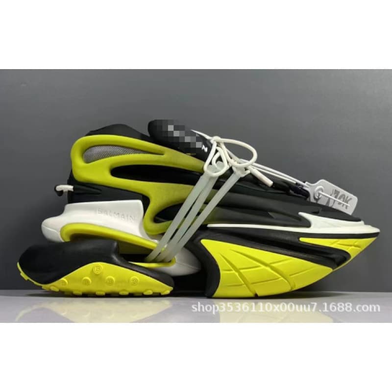 Chaussures de sport rehaussantes à semelles épaisses, inspirées de l'espace et inspirées des vaisseaux spatiaux.