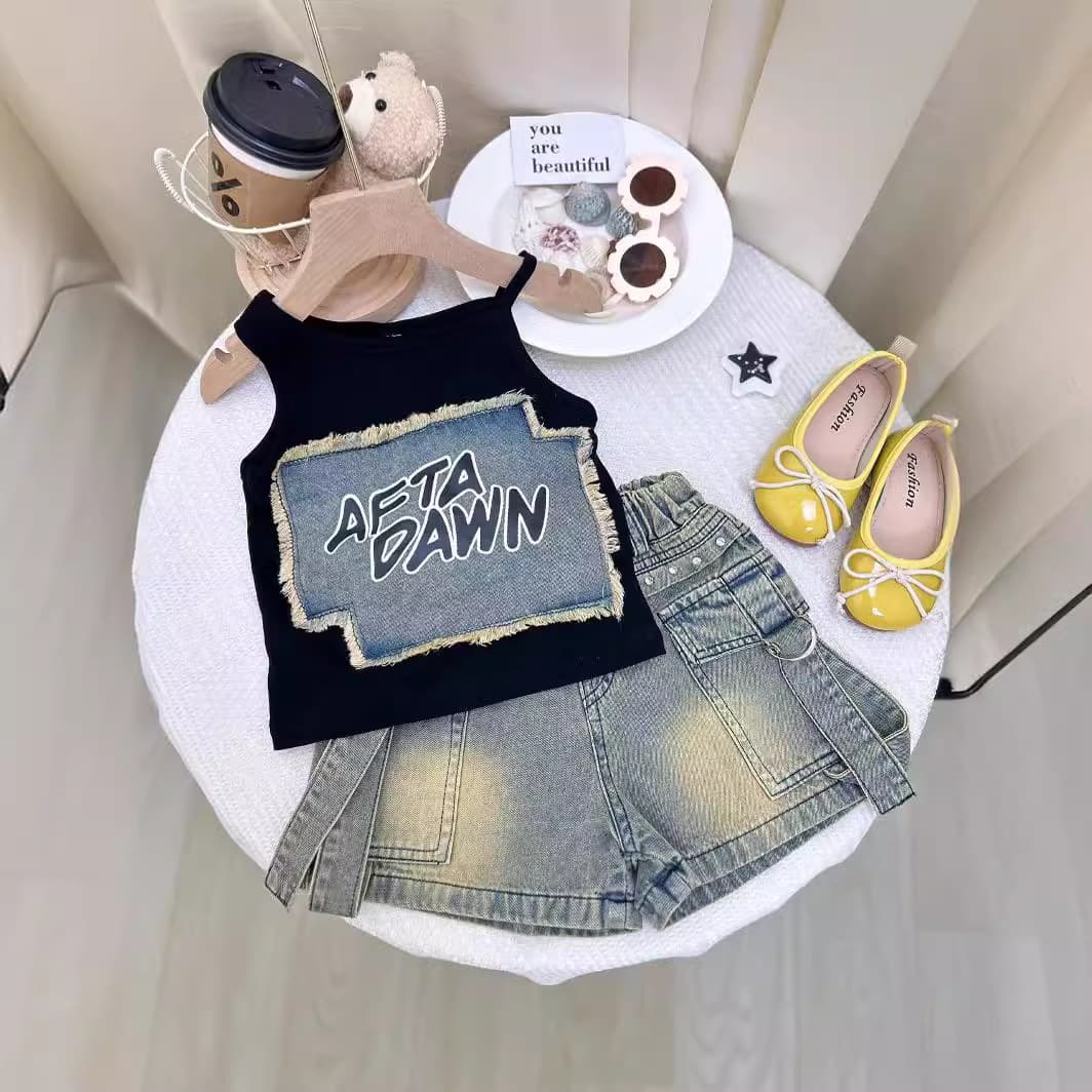 Kid's Clothing 2025 Summer New Fashionable Girls Stitching Printed Vest Plus Heavy Denim Shorts