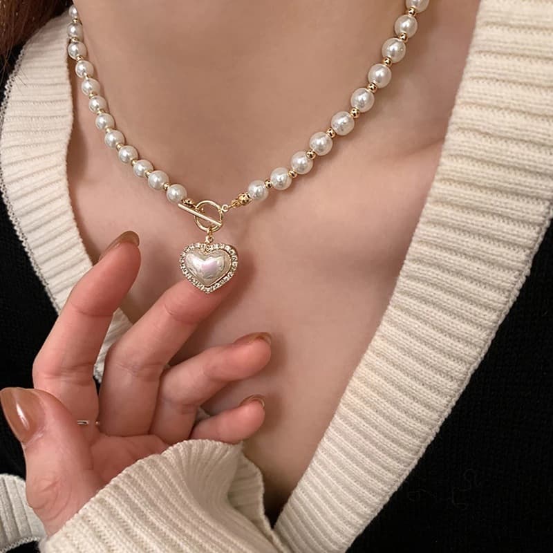 Creative Artificial Pearl Love Necklace Cold Style Simple Retro Temperament Women's OT Buckle Peach Heart Pendant Clavicle Chain