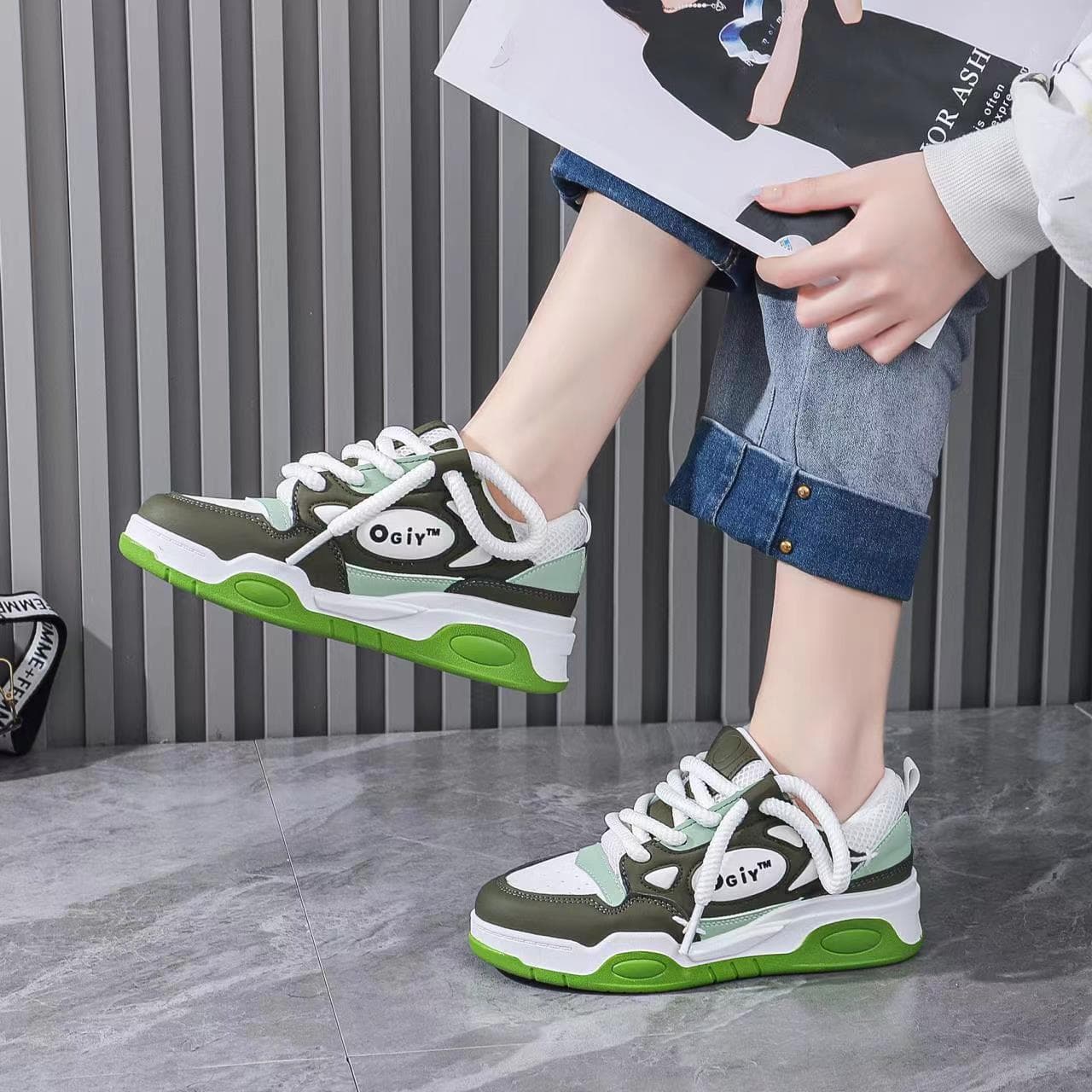 New Styles High Quality Unisex Shoes Designer Fashion Trend Running Shoes Walking Style Casual Sports Shoes For Women Men Zapatos Deportivos