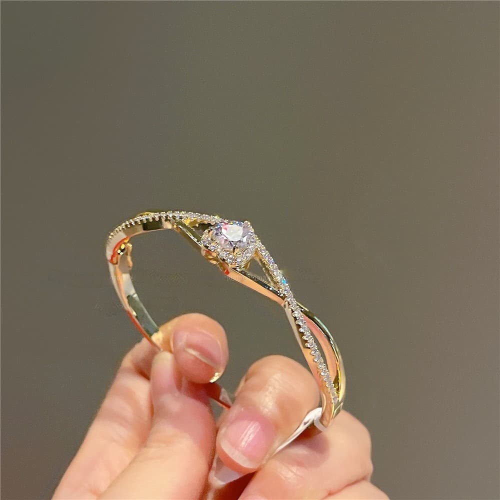 Electroplating 14K gold heart-shaped love bracelet elegant high-end light luxury bracelet gold jewelry