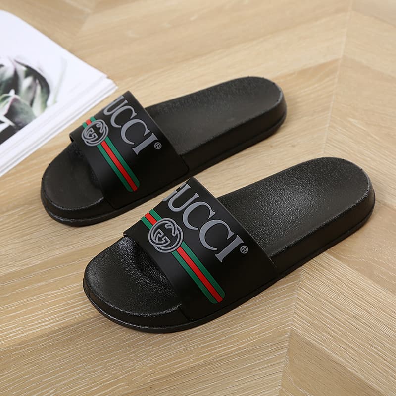 Pantoufles d'été pour Couple, nouvelle mode, maison, antidérapantes, sandales de plage à semelle souple