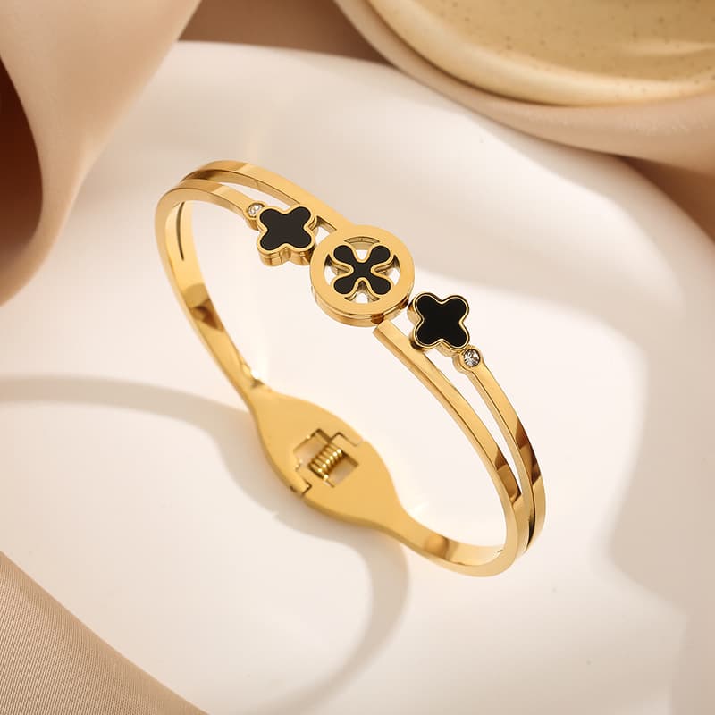 Black Shell Diamond Four Leaf Clover Bracelet - Titanium Steel (Korean Fashion Jewelry, Lucky Charm Gift For Women)
