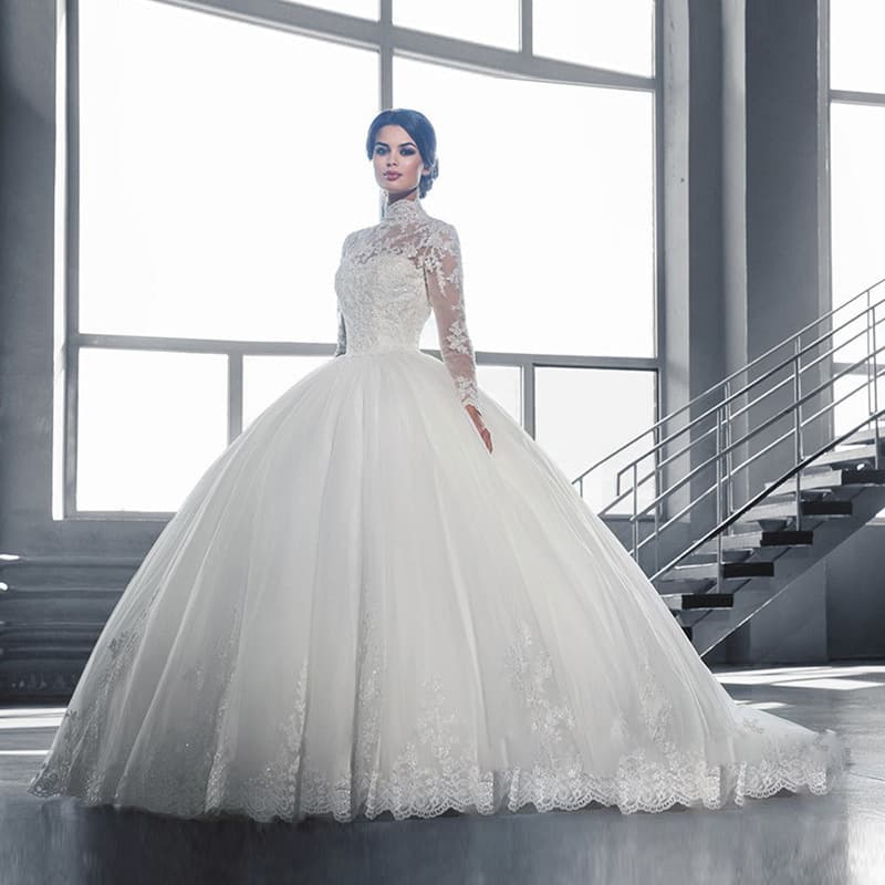 Lace wedding dress 2023 new bride wedding long-sleeved trailing high-end atmospheric white wedding dress factory wholesale