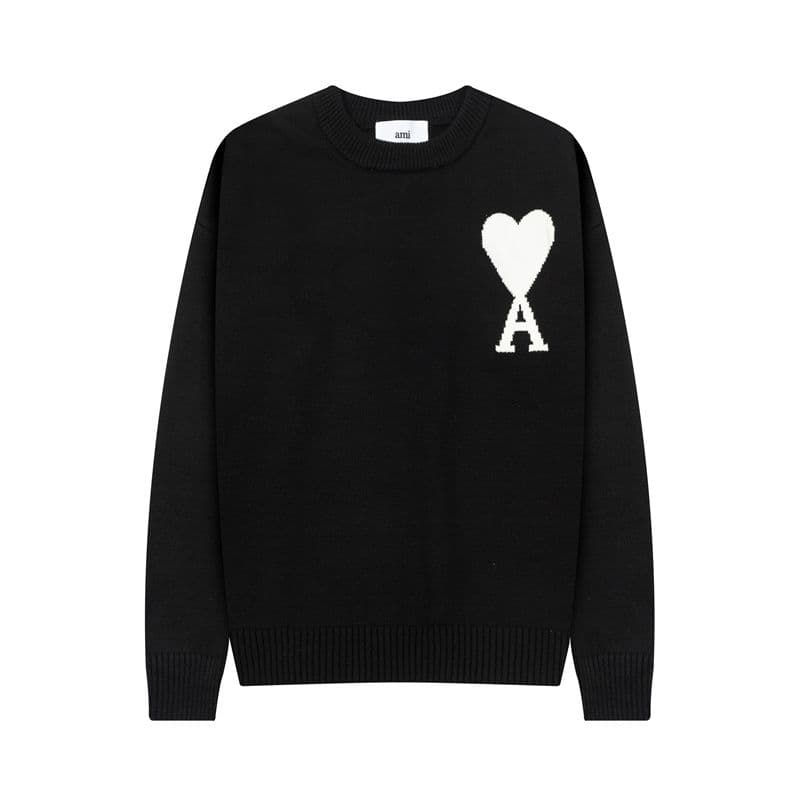 Version correcte du pull tricoté à col rond en laine avec broderie jacquard Big Heart de la marque Amy Chao pour couple automne et hiver