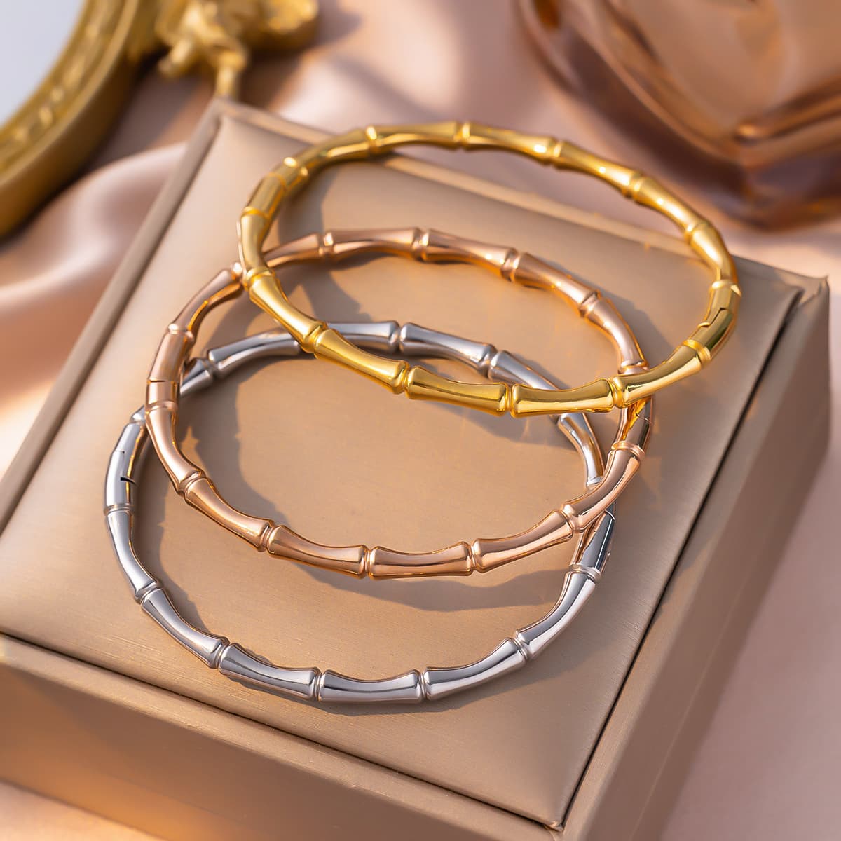 Fashionable High-End Bamboo Titanium Steel For Women, Versatile Simple Exquisite Solid Buckle Design Gold Bracelet