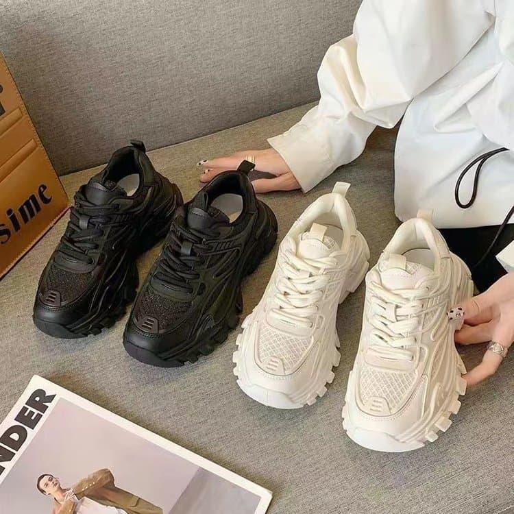 2024 Summer New Style Fashion Thick Bottom Lace Up Daddy Shoes Casual Sports Single Shoes Round Toe Lace Up Women's Shoes Wholesale