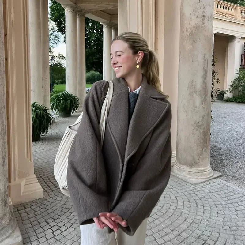 ​​Women's Double-Breasted Wool Blend Notch Collar Short Coat - Lightweight Long-Sleeve Jacket For Autumn & Winter​​