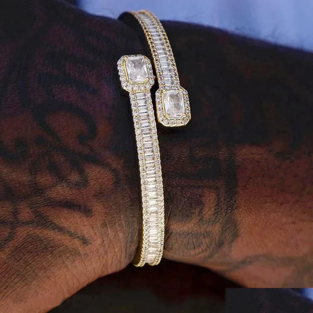 Charm Bracelets Iced Out Bling Cz Paved Heart Square Clip Bracelet Bangle With Gold Sier Plated Hip Hop Punk Jewelry For