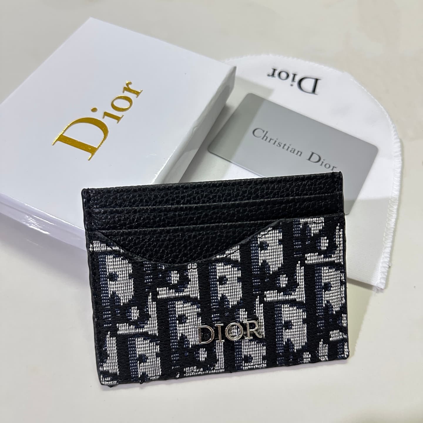 Pochette de protection multifonctionnelle portable pour documents, porte-cartes, même style pour hommes et femmes.