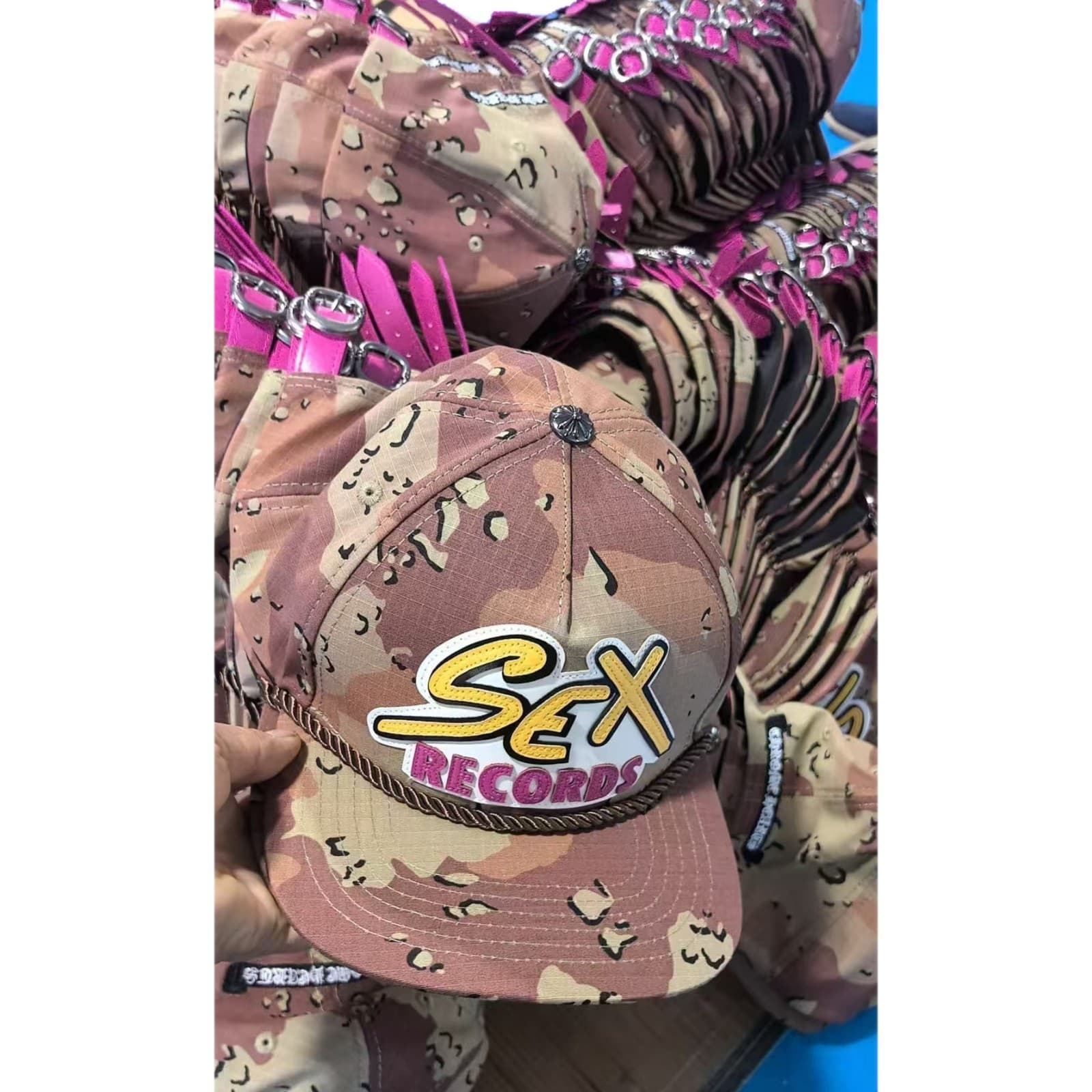 Casquette de baseball tendance américaine 2026 pour couple, style hip-hop, brodée, à visière plate.