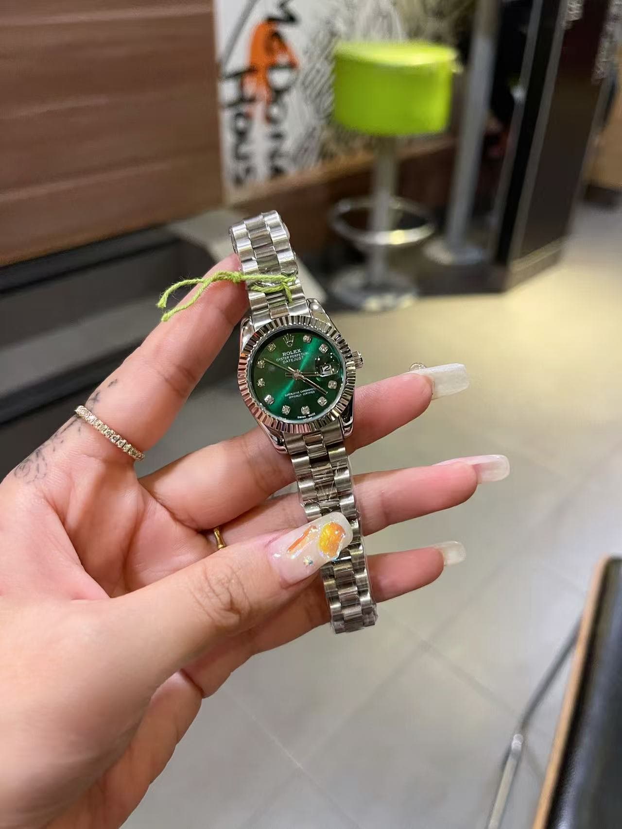 Montre femme en édition limitée, verre saphir AAA, bracelet en acier massif 316, quartz, édition limitée, très prisée. Un cadeau d'anniversaire
