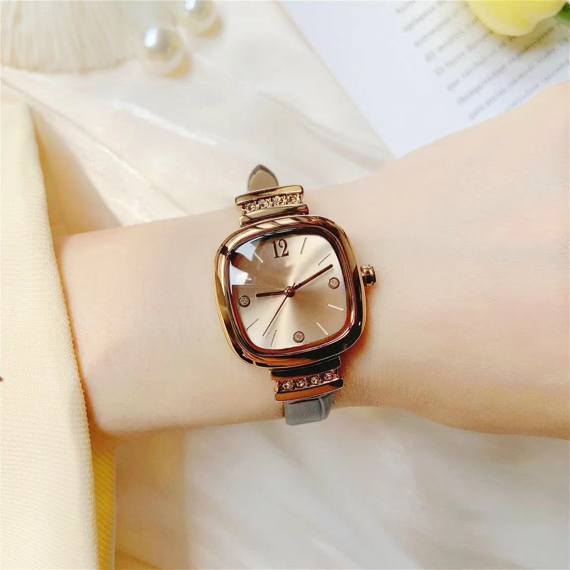 Small Sugar Watch Female Minority Light Luxury Sugar Women's Watch High-grade Sense Of Simple Temperament Fashion