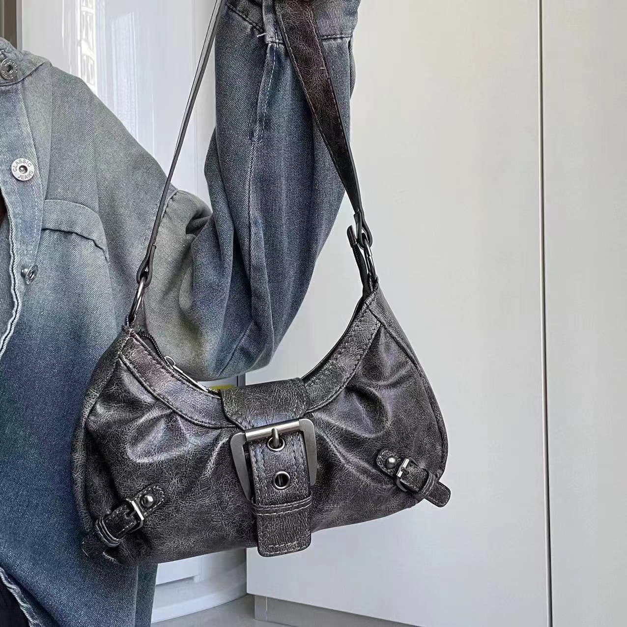 2025 Spring Spicy Girl Y2K Wilderness Style Worn Two-color Leather Shoulder Bag Fashion Versatile Casual Daily