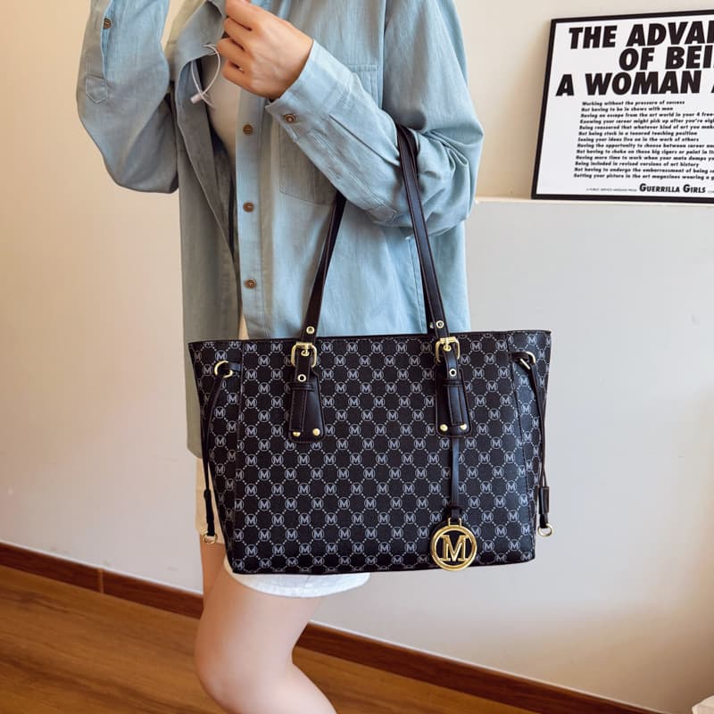 Vintage-Inspired Tote Bag – Elegant Work & Casual Shoulder Bag (Beige/Black/Brown, Spacious & Structured)​