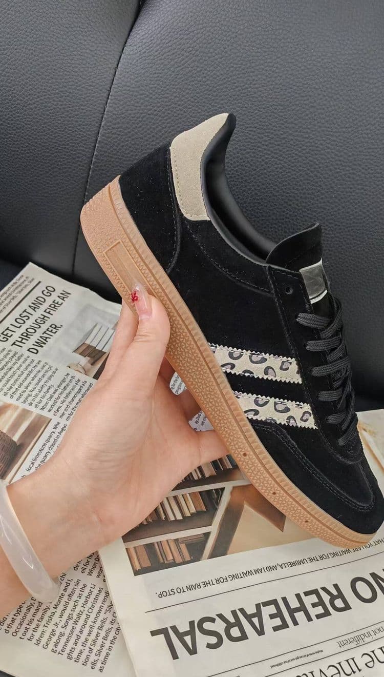 Baskets de style rétro sexy à imprimé léopard style militaire allemand