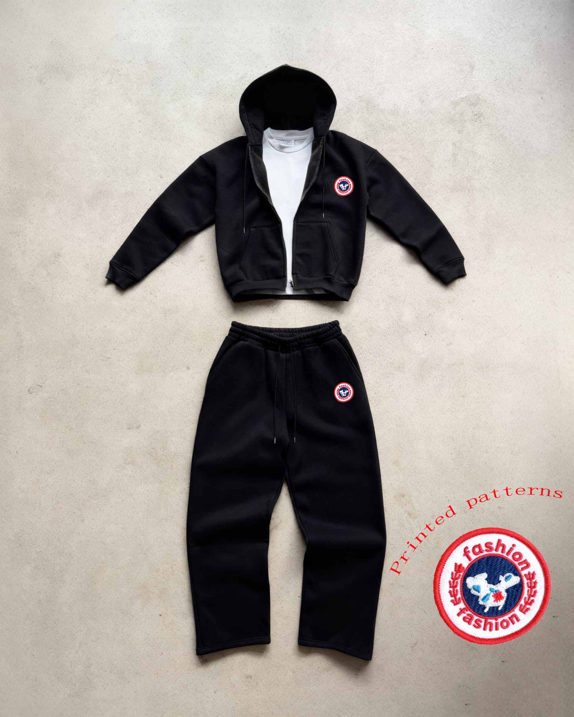 Sweat à capuche 2026 avec motif imprimé et cordon de serrage, style carte du monde, ensemble tendance 2026.