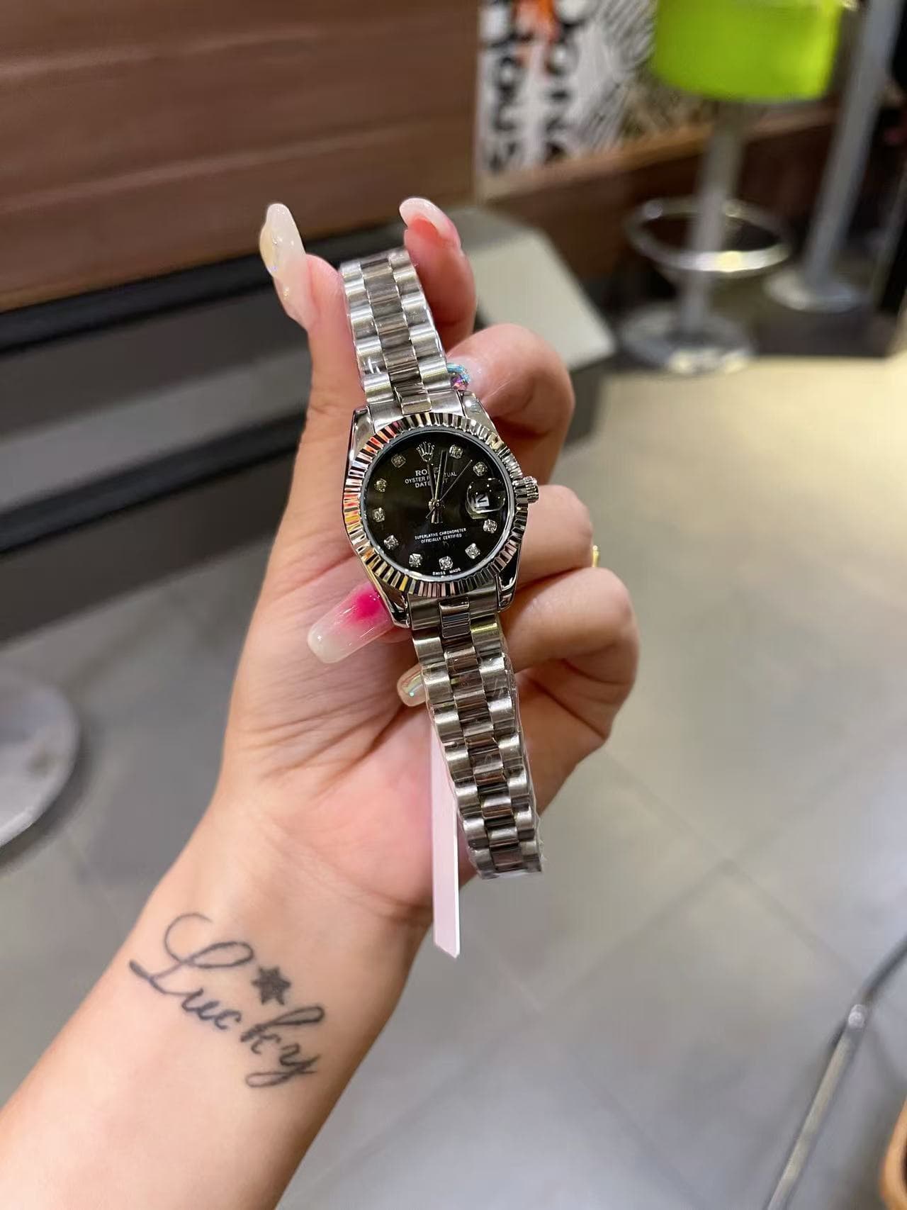 Montre femme 28 mm, édition limitée, verre saphir AAA, style noble et élégant, bracelet en acier massif 316, quartz, cadeau d'anniversaire.