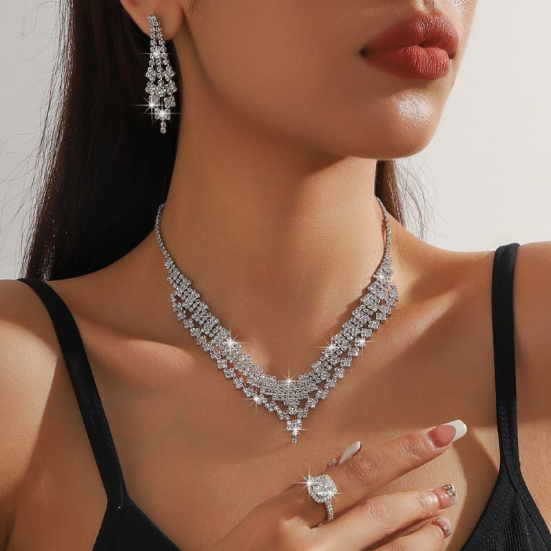 Temperament luxury shining rhinestone necklace earring set Fashionable and versatile tassel jewelry for women