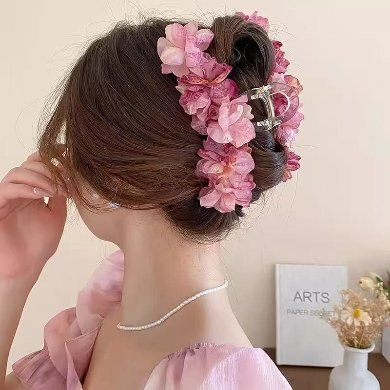 Hot-Selling Internet Celebrity Color-Block Heart Medium Size Claw For Women Versatile Back Of Head Shark Clip Hair