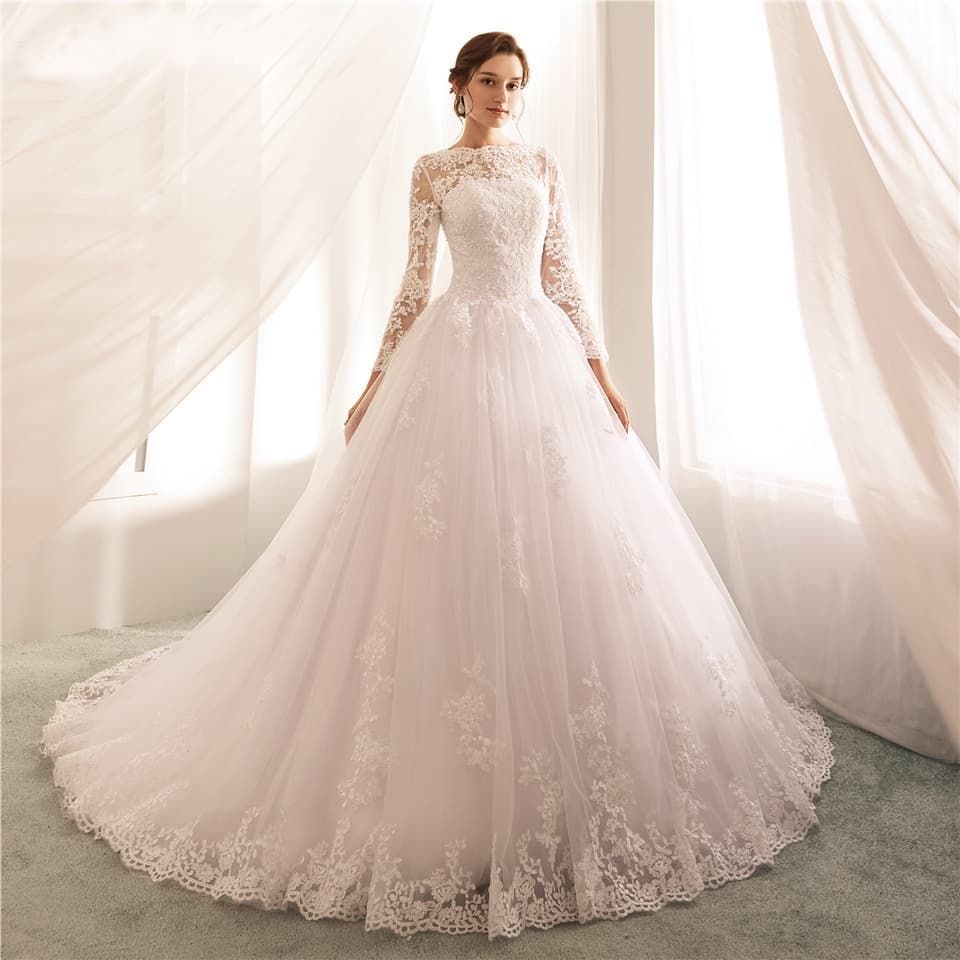 Long-sleeved round neck wedding dress for women large size fashionable retro trailing fluffy bridal wedding dress