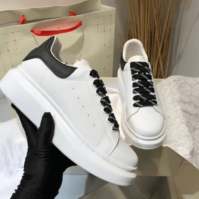 Alexander, McQueen Chaussures blanches unisexes à la mode et tendance en cuir véritable de haute qualité