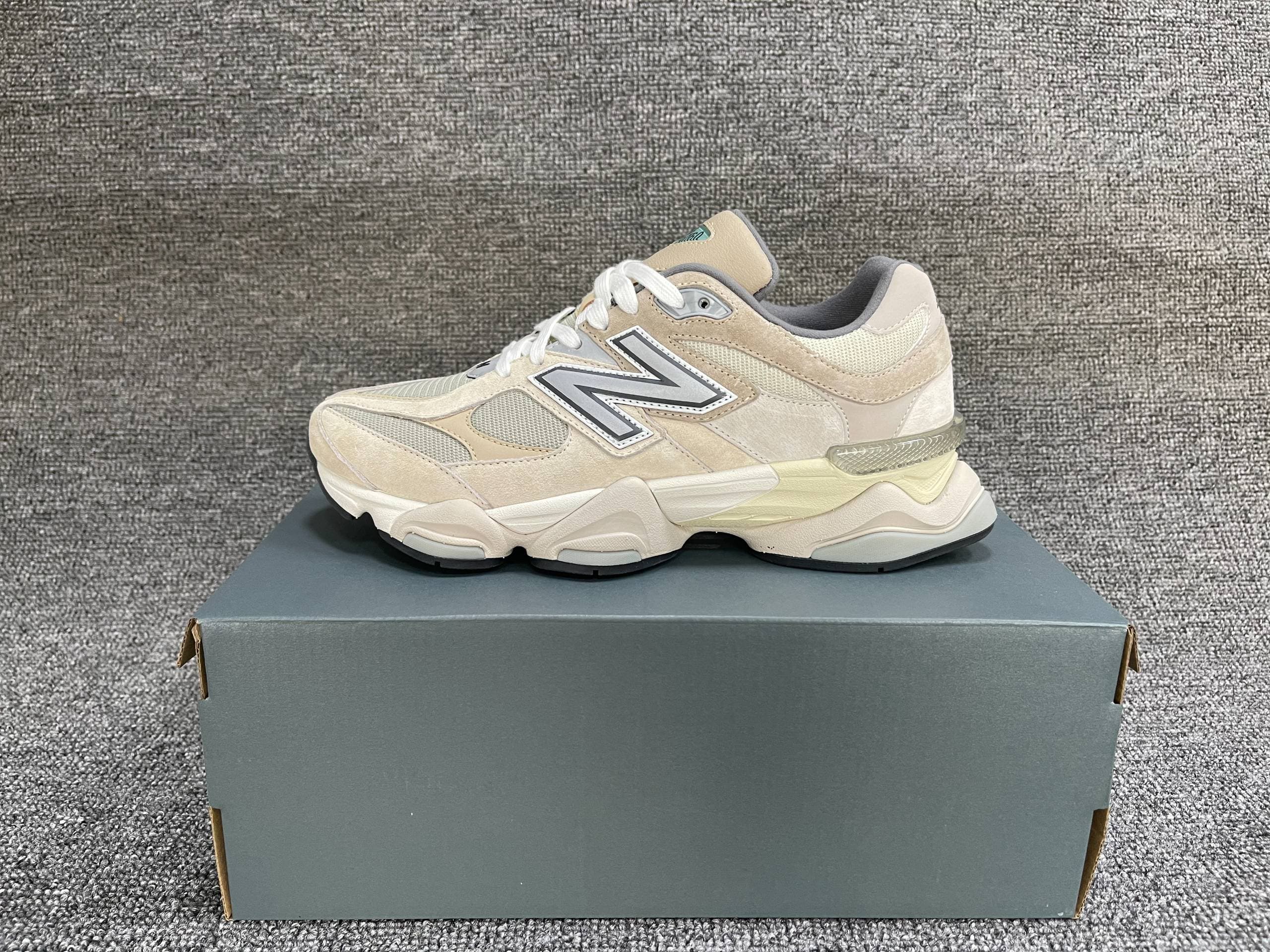 9060 chaussures de sport décontractées pour couple, chaussures de course de différentes couleurs, confortables et respirantes