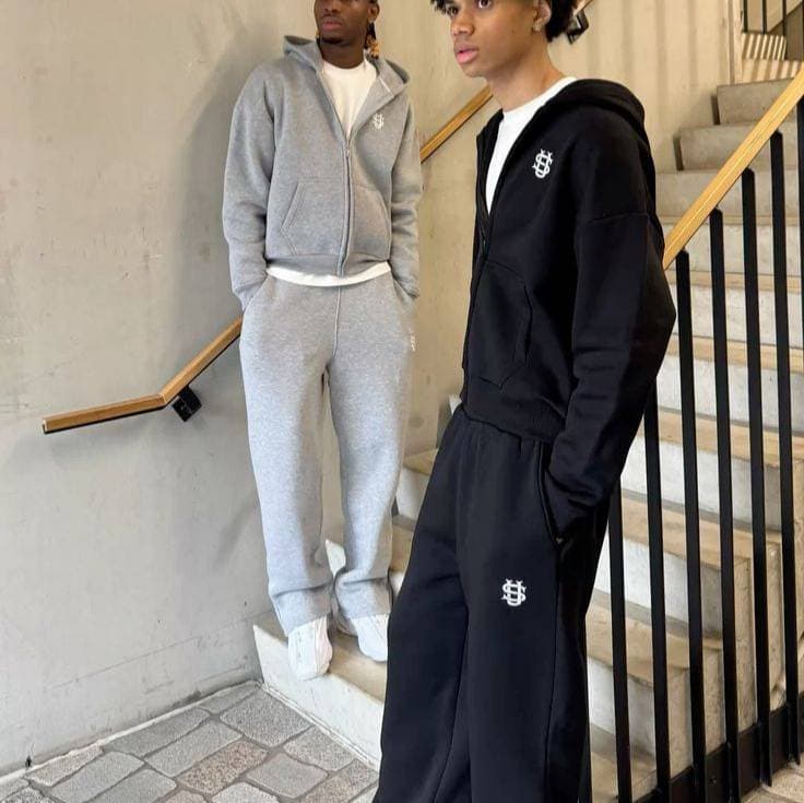 Men's Zip-Up Hoodie & Sweatpants Set. Regular Fit, Non-stretch Fabric With Pockets. Ideal For Fall/winter Casual And Athletic Wear. Features A Logo.