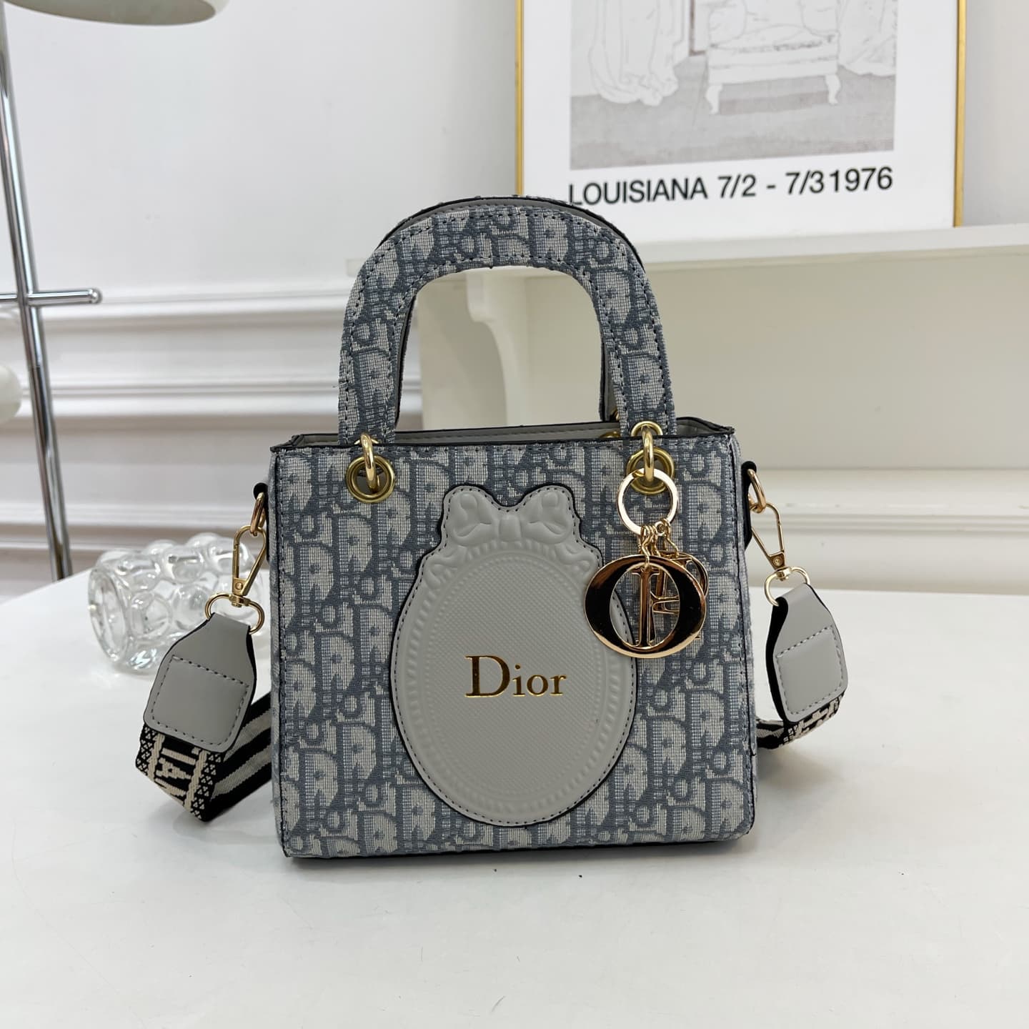 Sac cabas Dior à imprimé classique, sac à main de haute qualité, polyvalent et tendance pour les trajets quotidiens et les loisirs.