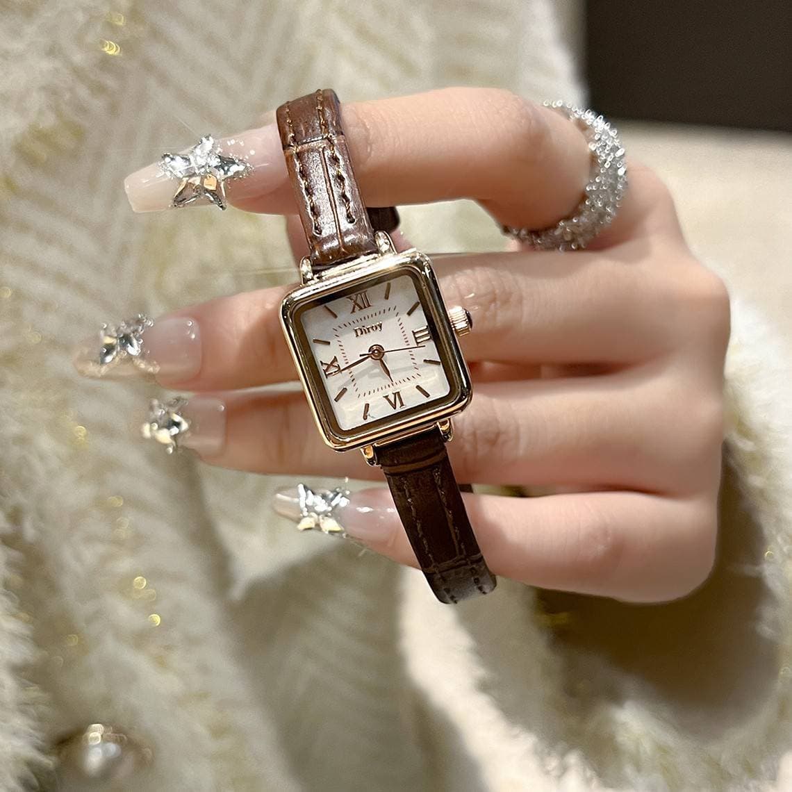 Women's Watches Small Square Watch Fritillary Watch Name Slow Wind Casual Women's Watch Quartz Women's Watch Exquisite Couple Thin Model