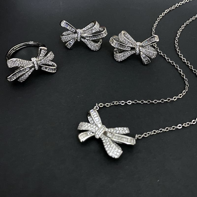 Versa Simulated Jewelry Graff Set Women's Plated Bow Pendant, Elegant and Luxury Instagram Chain