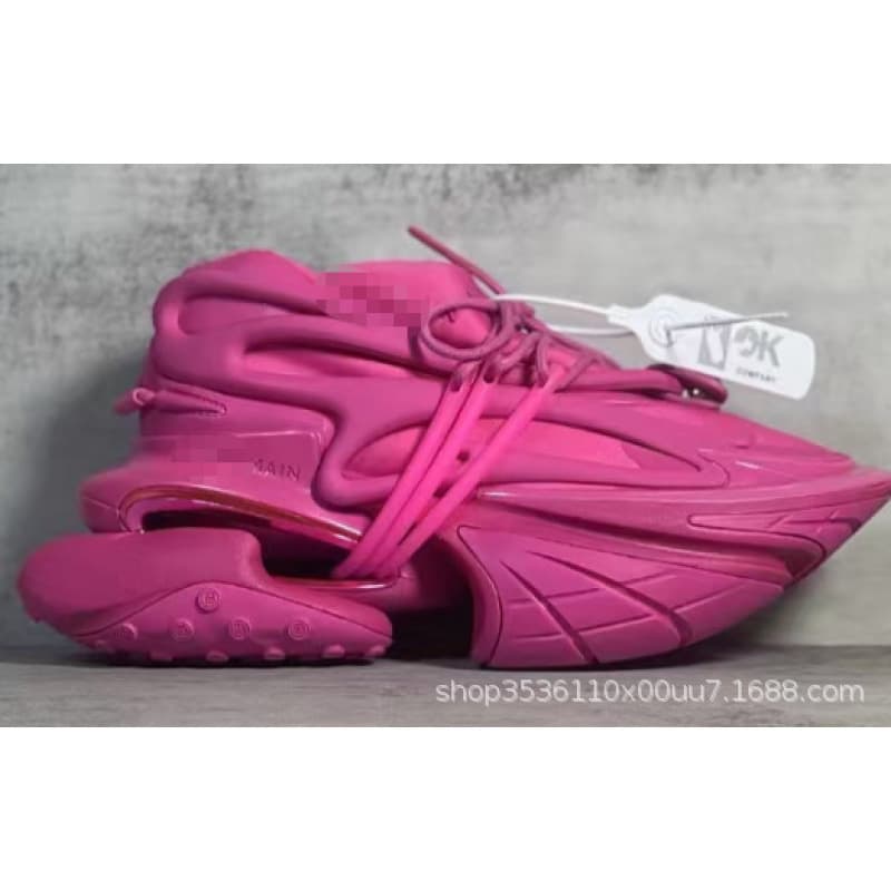 Chaussures de sport rehaussantes à semelles épaisses, inspirées de l'espace et inspirées des vaisseaux spatiaux.