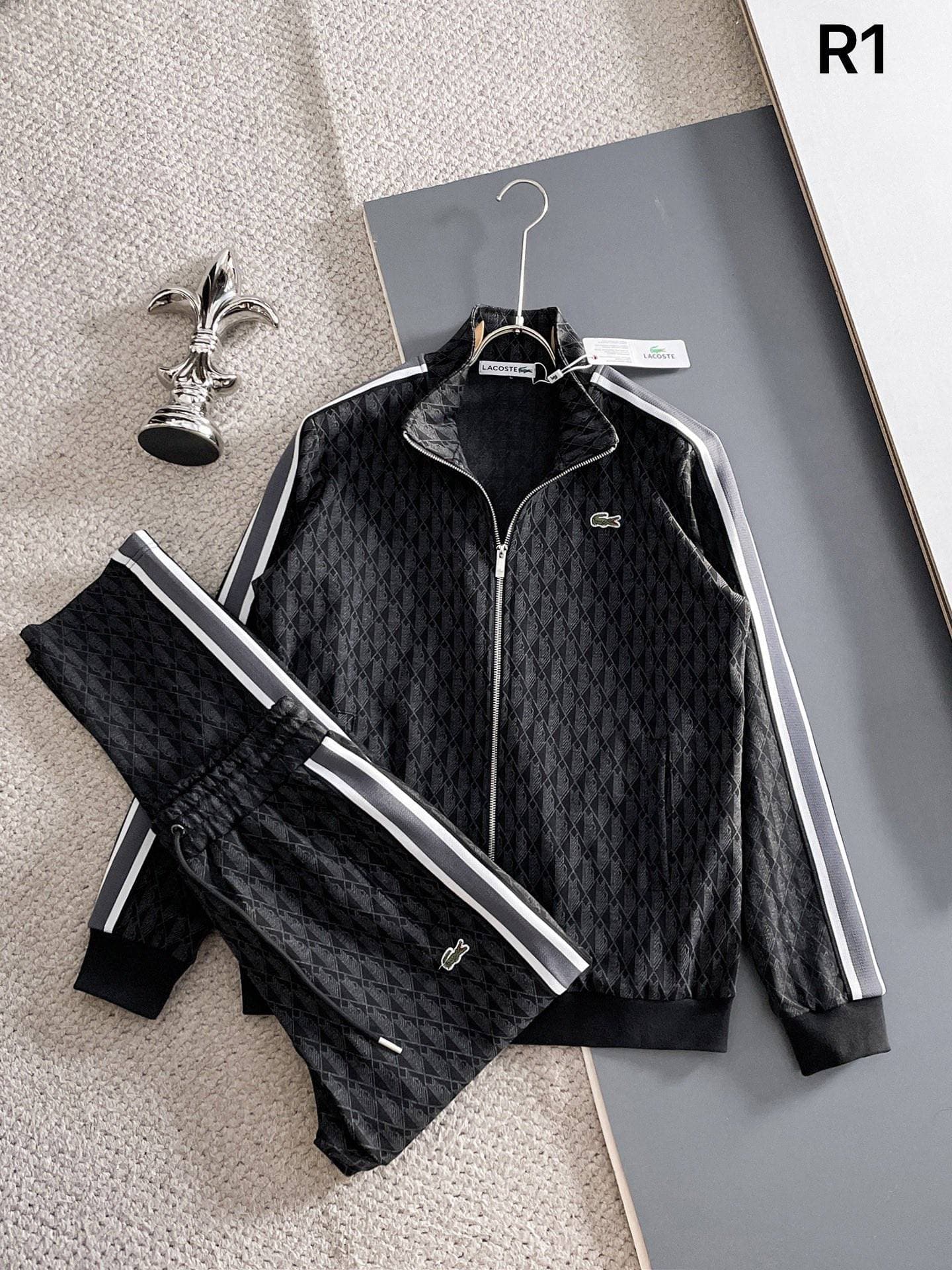 Costume décontracté tendance en crocodile français avec fermeture éclair et plusieurs couleurs assorties, style décontracté et polyvalent