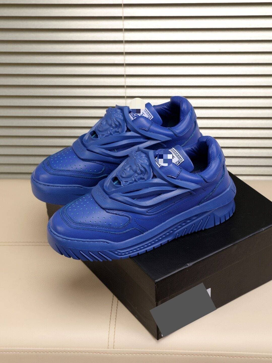 Chaussures pour hommes style européen, rehaussantes, semelle épaisse, décontractées, en cuir véritable tendance