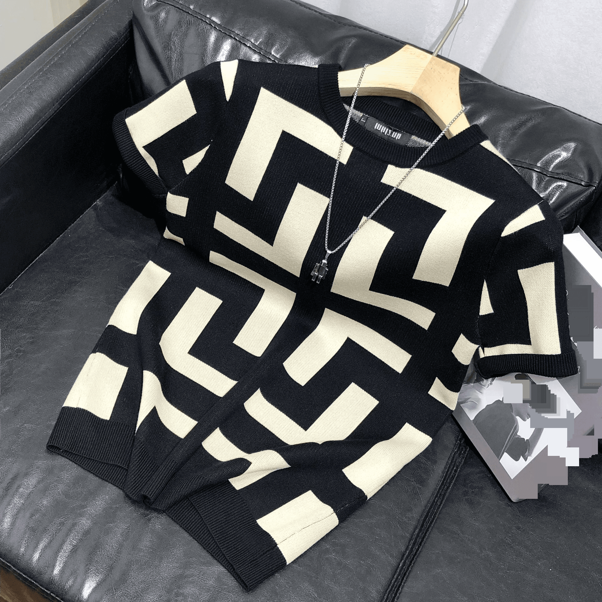 Men's Clothing Light Mature Style Men's Short Sleeved Summer Personality Color Matching T Shirt Men Ins Trendy All Match Half Sleeved Sweater Men