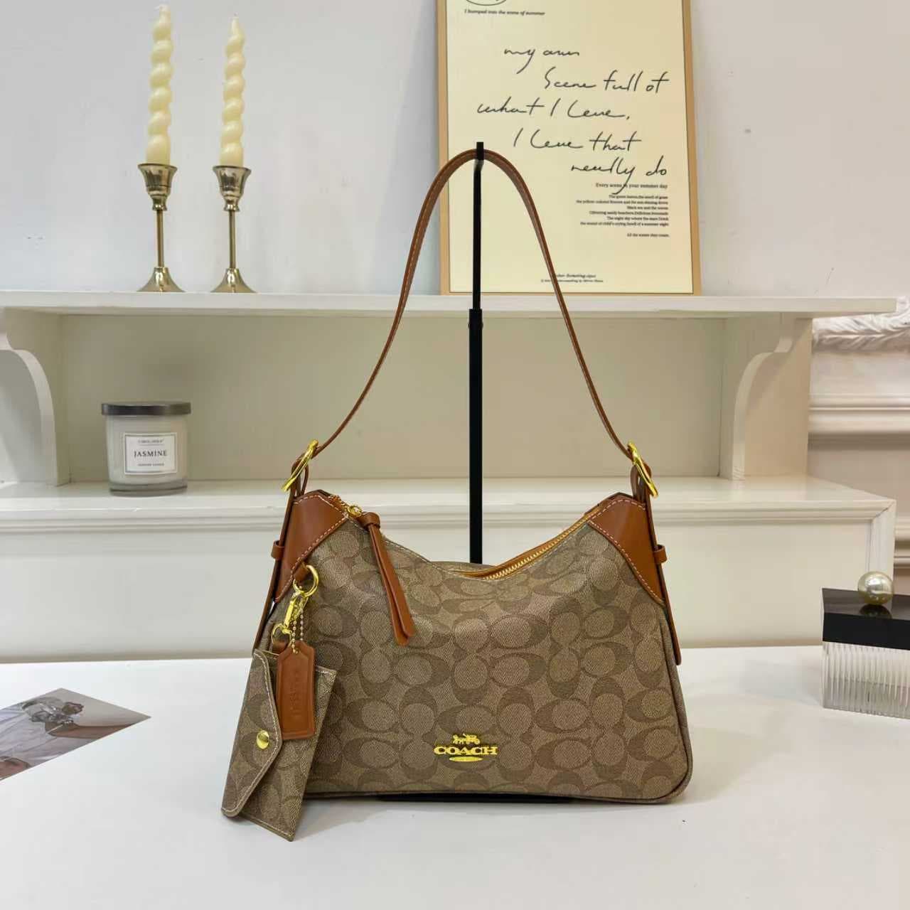 Sac bandoulière vintage, sac à main fleuri vintage classique, de haute qualité, tendance et polyvalent pour les trajets quotidiens.