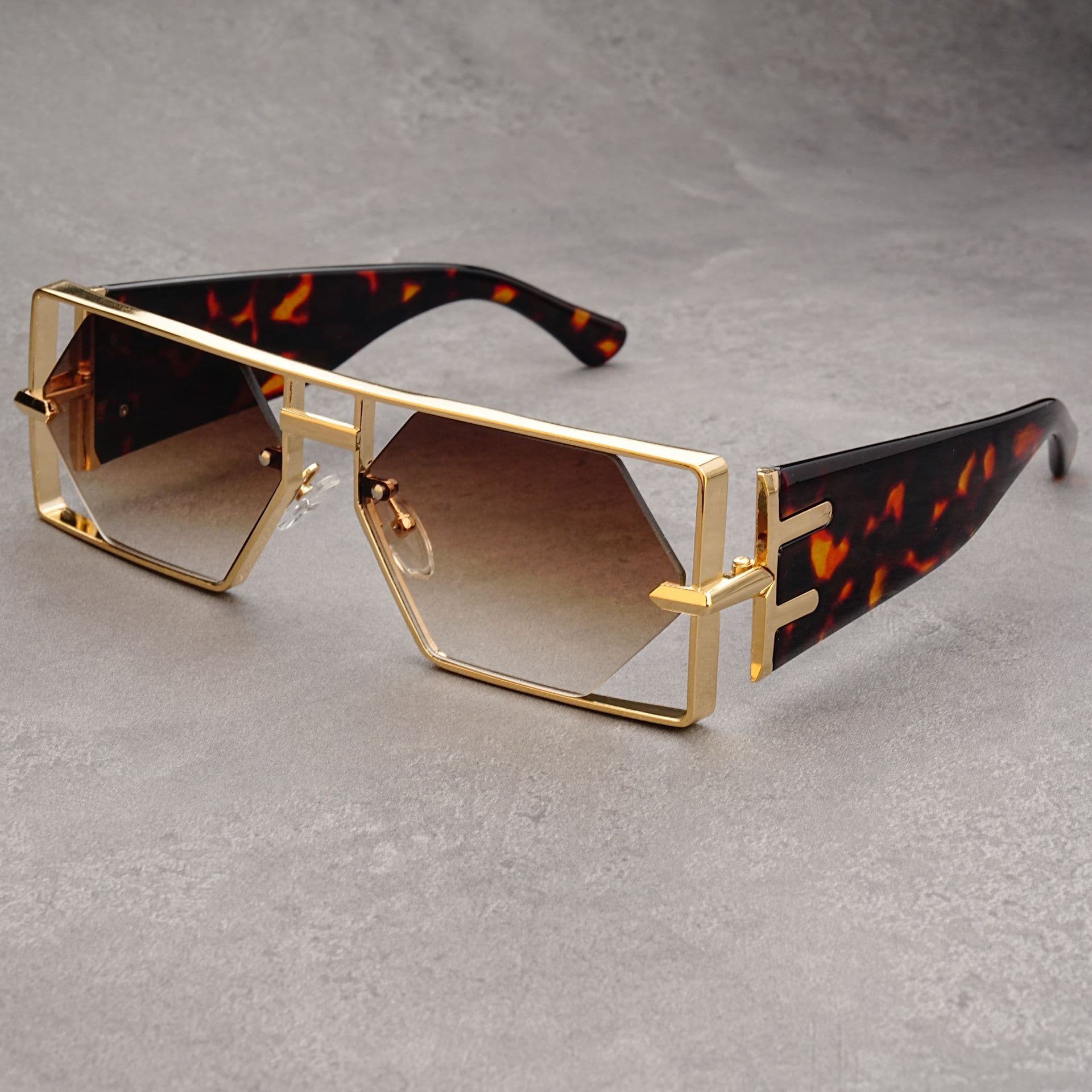 New European And American Style Hollow Out High-End Large Square Fashion Hip-Hop UV Protection Thick Leg Sunglasses For