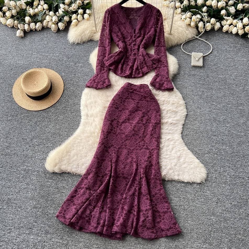 ​​Elegant French-Inspired Autumn Outfit: V-Neck Lace Top & High-Waisted Fishtail Skirt Set, Chic & Feminine​​