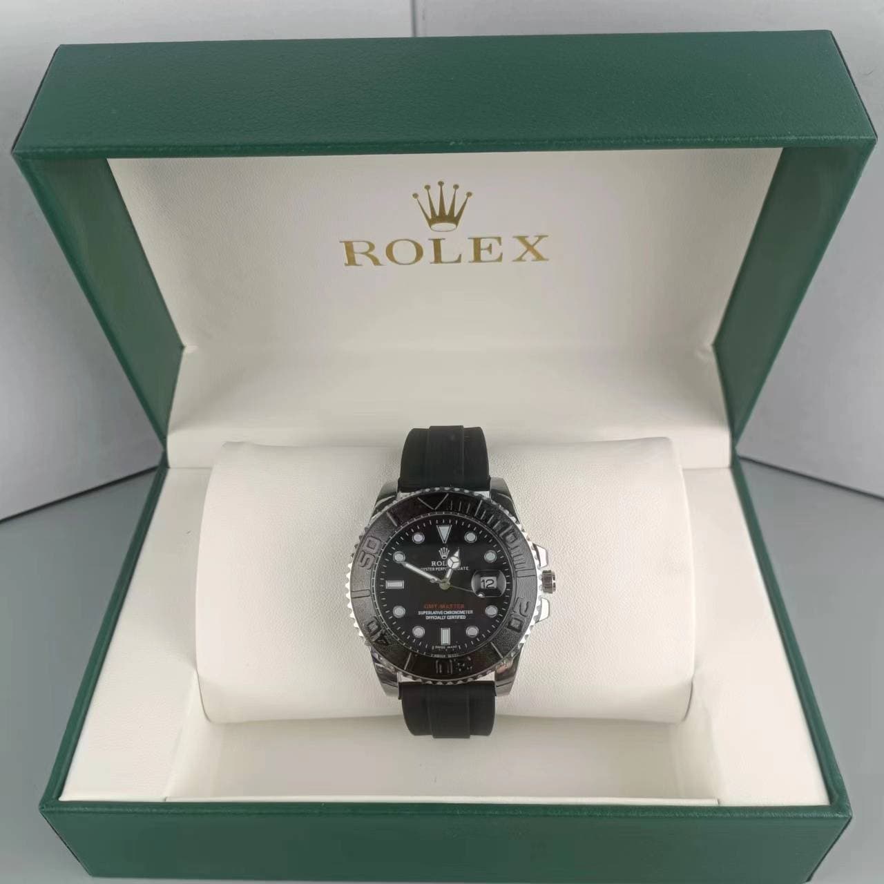 Montre de luxe suisse à cadran tendance, bracelet en silicone au design créatif et mouvement à quartz